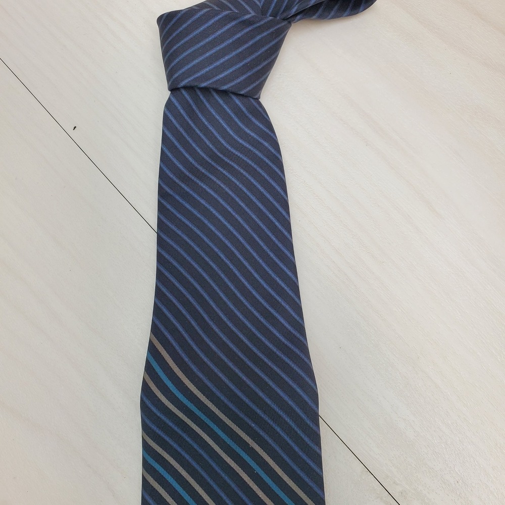 Claiborne 2.0 Mens Navy Blue Striped Silk Necktie Made in Italy Classic Business